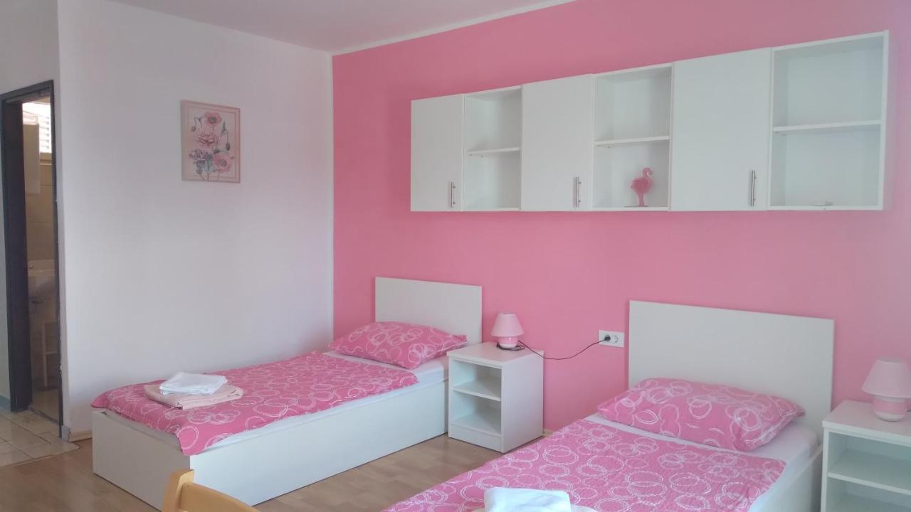نوفاليا Apartmani "Lorenzo" المظهر الخارجي الصورة
