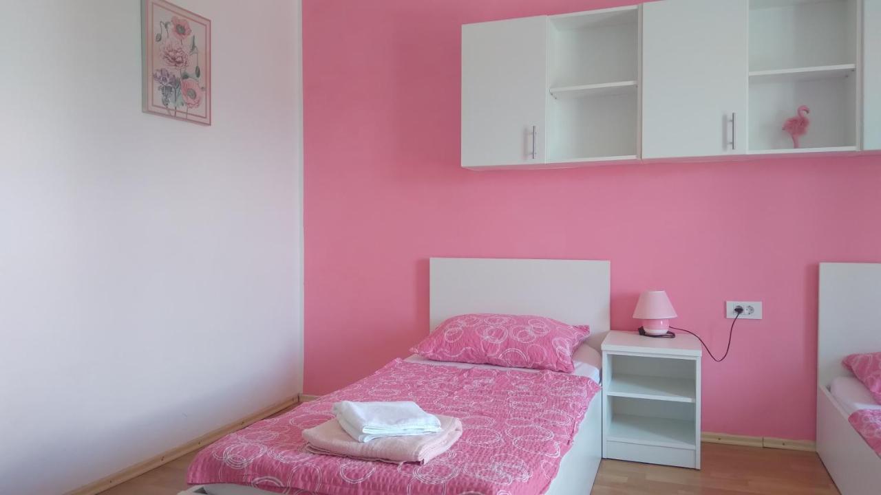 نوفاليا Apartmani "Lorenzo" المظهر الخارجي الصورة