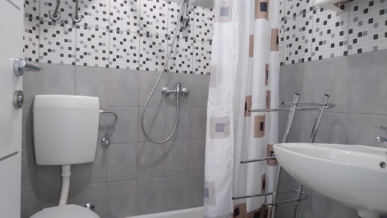 نوفاليا Apartmani "Lorenzo" المظهر الخارجي الصورة