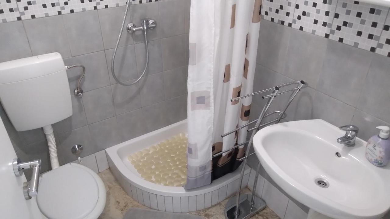 نوفاليا Apartmani "Lorenzo" المظهر الخارجي الصورة
