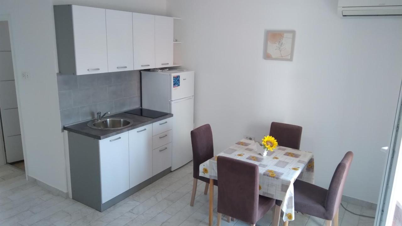 نوفاليا Apartmani "Lorenzo" المظهر الخارجي الصورة