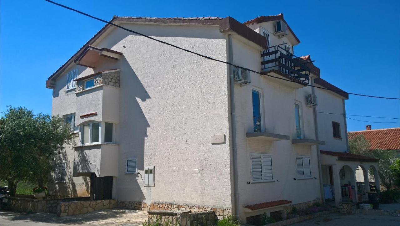 نوفاليا Apartmani "Lorenzo" المظهر الخارجي الصورة