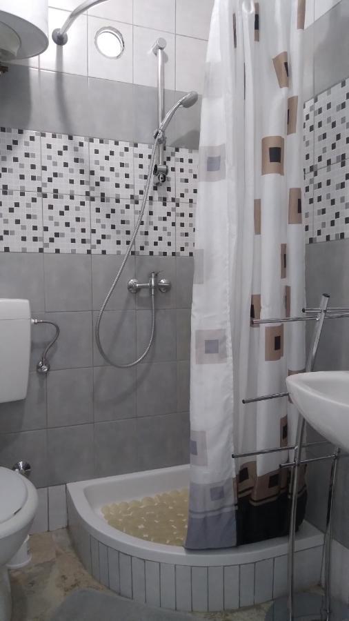 نوفاليا Apartmani "Lorenzo" المظهر الخارجي الصورة